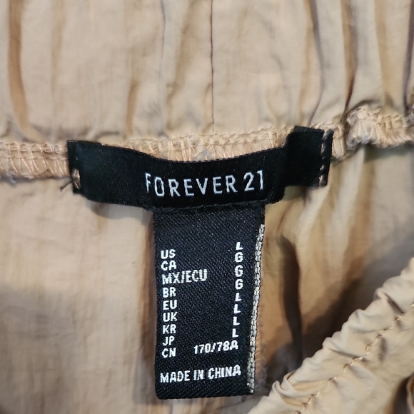 Forever‎ 21 Women's Brown Cargo Pants - Picture 2 of 4